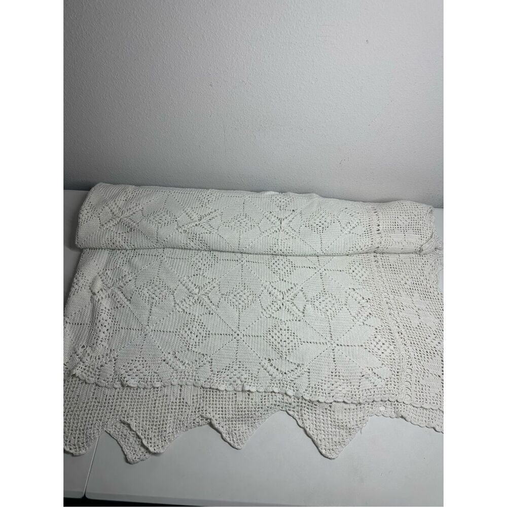 Vintage Rare92”x80” Queen Hand Crocheted Cotton Bedspread White